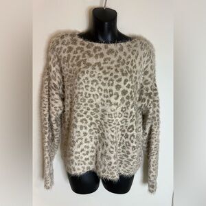 Chic Fuzzy Leopard Print Sweater